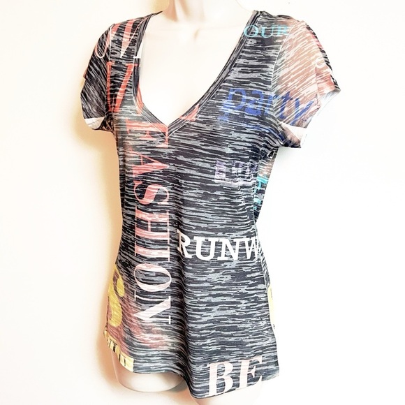 Express Vintage V Neck Short Cap Sleeve Fashion T Shirt Pullover Lightweight XS - Picture 4 of 9